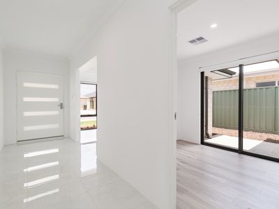 16 Ashville Grange, Henley Brook