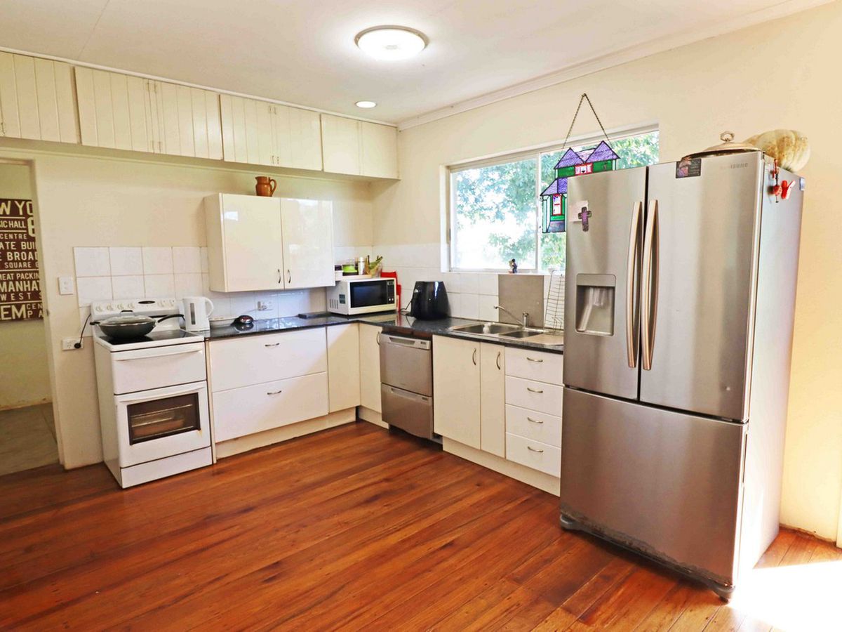 26 Mountain View Drive, Atherton