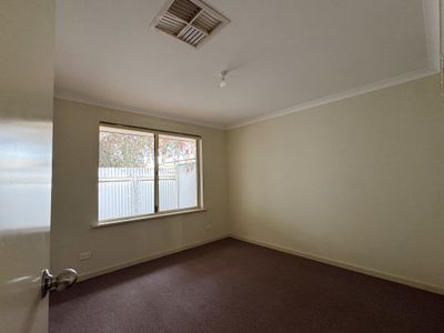 8 / 3 Great Eastern Highway, Somerville