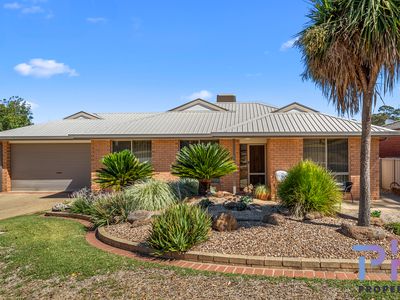 25 Symonds Street, Golden Square