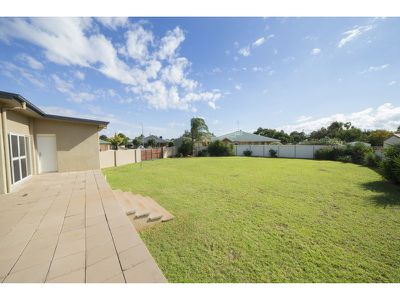 108 Maple Crescent, Narromine