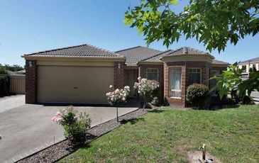 17 Fieldstone Boulevard, Beaconsfield