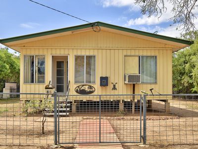 86 Crane Street, Longreach