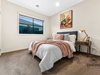 32 Parkhurst Drive, Cranbourne East