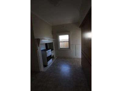 12 Clonard Avenue, Geelong West