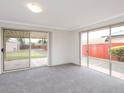 25 Longmore Parade, Broadwood