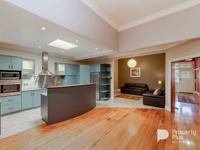 8 Waugh Street, Charlton