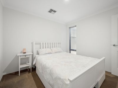 32 Lancaster Loop, Piara Waters