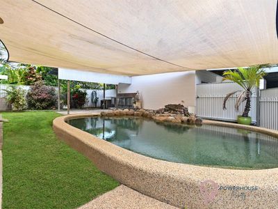 8 Merrybrook Street, Freshwater