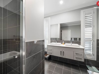 48 Oaklands Circuit, Gregory Hills