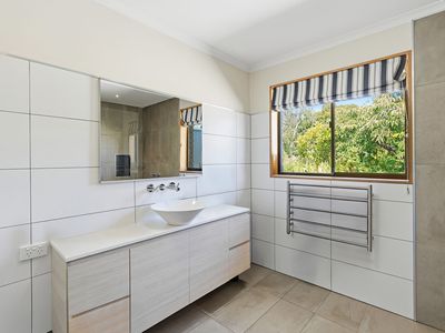 10 Crooked Tree Court, Nicholls Rivulet