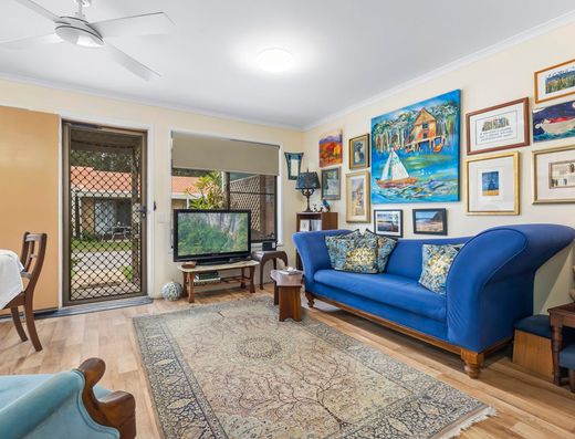 Lovely unit in Over 50's complex image 2