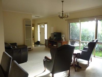 39 Churchill Road, Horsham