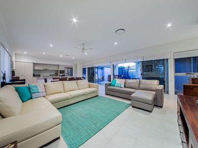 16 Macquarie Street, Wakerley