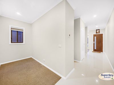 5 Bensonhurst Parade, Point Cook