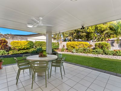 8 Crestbrook Drive, Mount Louisa