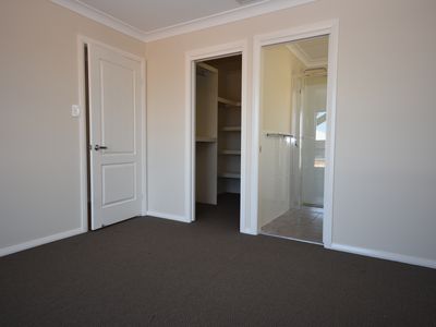 6 Graza Avenue, Dubbo