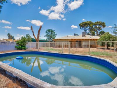 6 Reed Court, Hannans