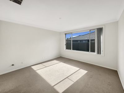 4 Nolan Esplanade, Dubbo