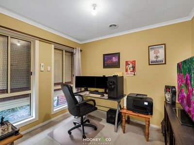 50 May Gibbs Crescent, Lynbrook