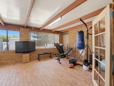 28 Holmes Crescent, Griffith