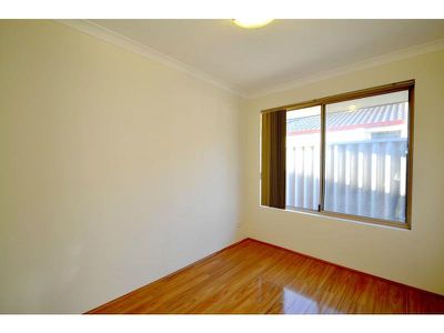 84 Towncentre Drive, Thornlie