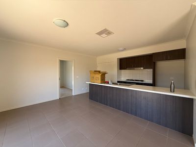 18 Hiddick Road, Point Cook