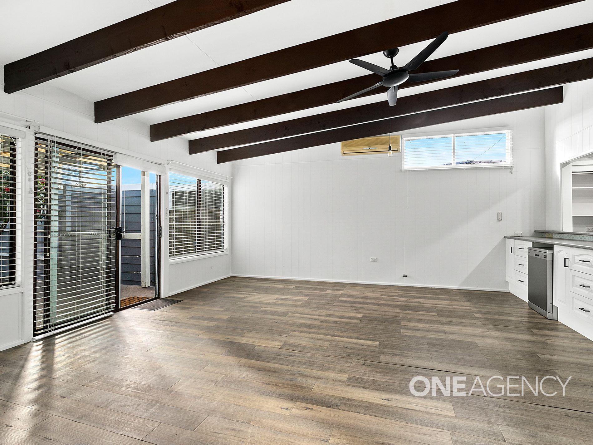 1 June Avenue, Basin View