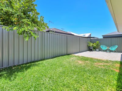 4 Golden Way, Piara Waters