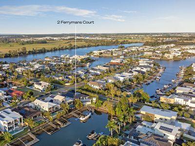 2 Ferrymans Court, Helensvale