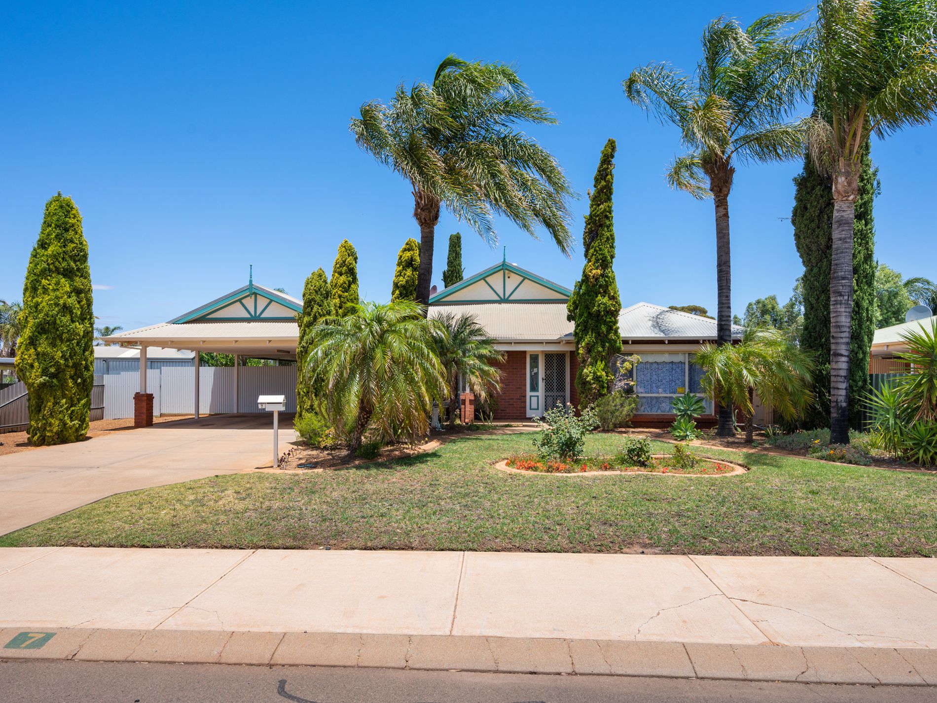 7 Holroyd Way, Boulder