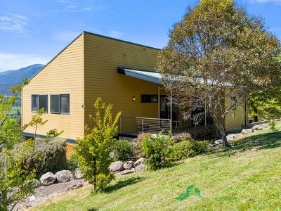 21 Ranch Road, Tawonga South