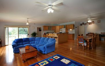 25-27 Grant Court, Beaconsfield Upper
