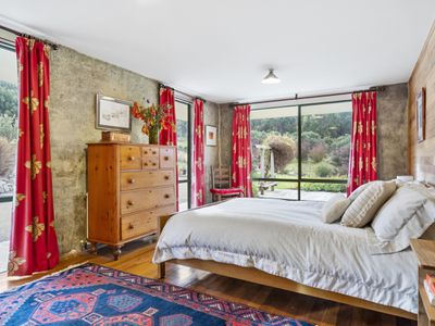 380 Dulcia Road, Gordon