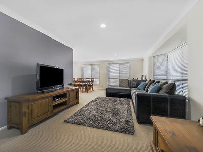 50 Isaacs Way, Wakerley