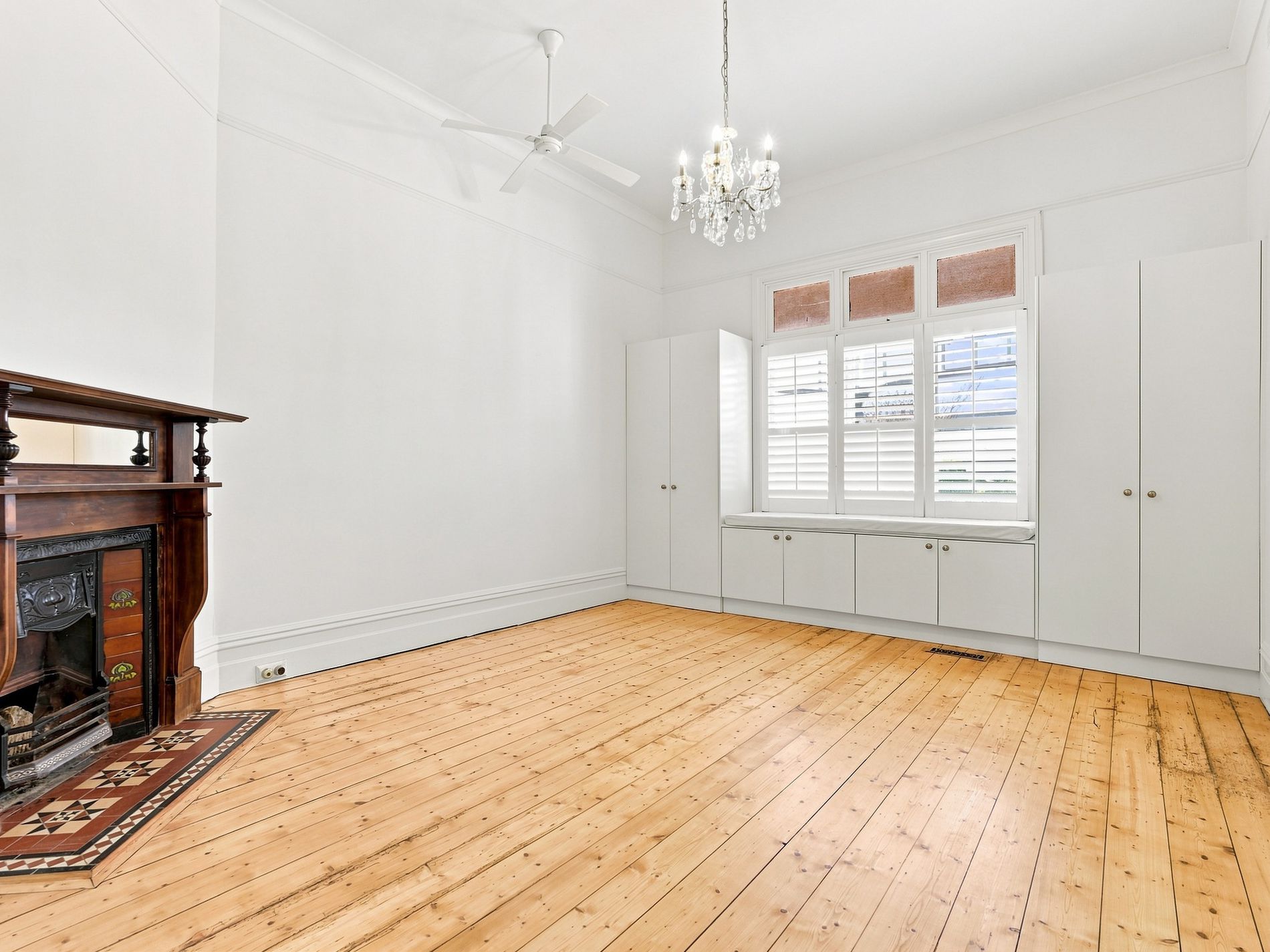 211 Douglas Parade, Newport