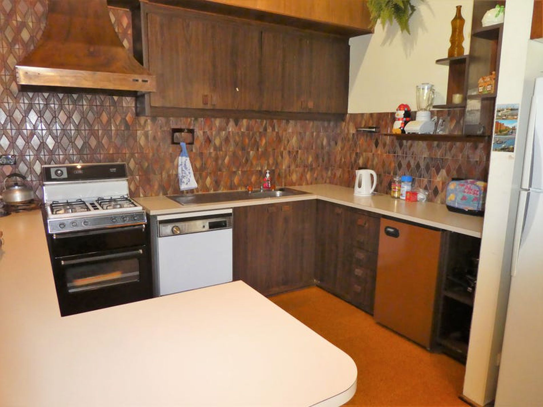 550 Telegraph Rd, Seymour