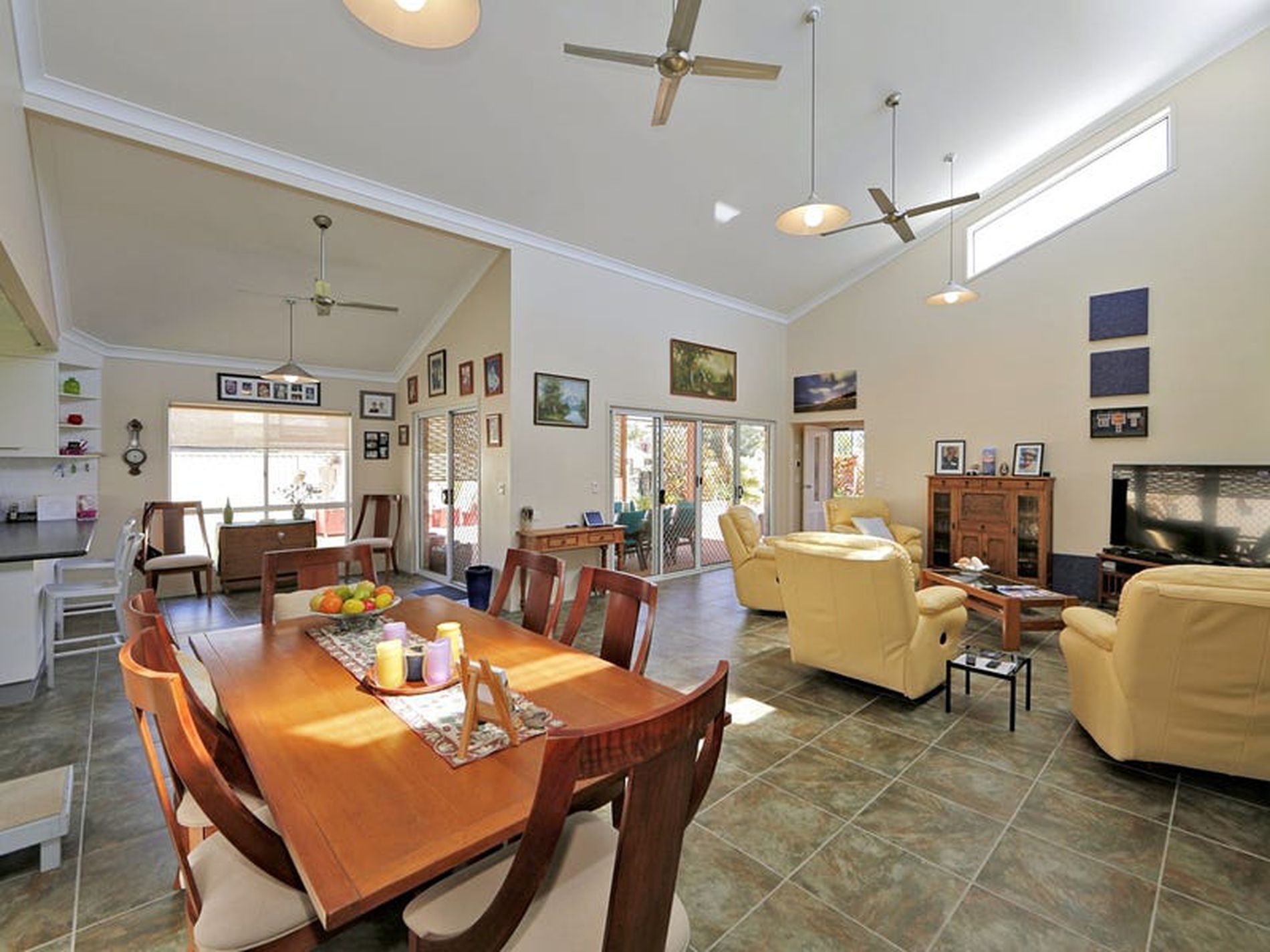 11 Emperor St, Woodgate
