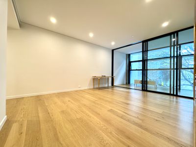 205 / 1 Chippendale Way, Chippendale