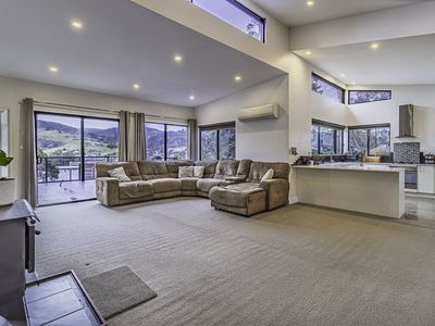 8432 Channel Highway, Cradoc