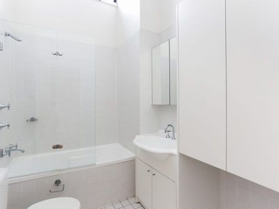 203 / 12 Queen Street, Glebe