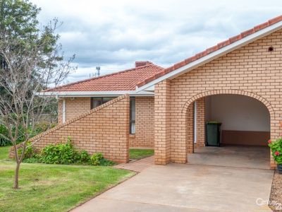 1 / 3 Rothsay Court, Dubbo