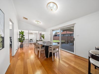 10 Morgan Close, Prairiewood
