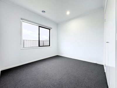 27 Kutjera Street, Manor Lakes