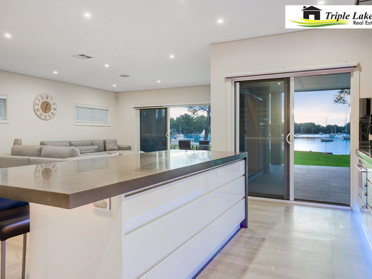 12 Gordon Avenue, Summerland Point