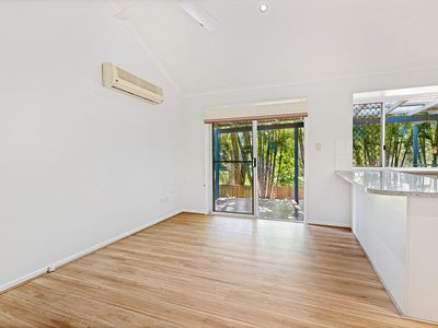 26 Rebbechi Court, Parkwood