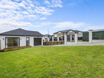 57 Drumbuoy Drive, Flat Bush