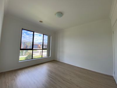 24 Goolwa Road, Point Cook