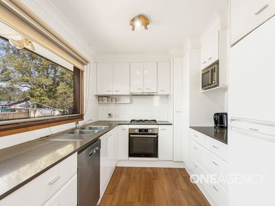 4 Bangaroo Avenue, Dapto