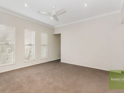 14 Ashmore Crescent, Burdell